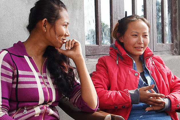 Reporters at Sindhu telling about their experiences during and after the earthquake. They were both in the studio when the earthquake started.